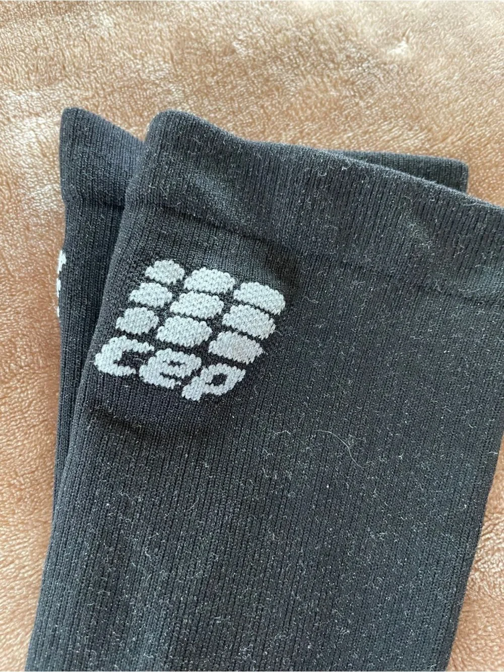 CEP Women’s Black Running Socks Size IV (4) Equivalent to size 8-10